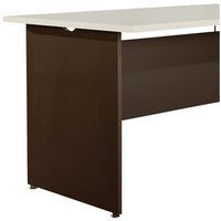 kabeldoorgang met zijopening aan de bovenkant van het onderstel, onder het blad