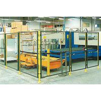 Deur voor getraliede scheidingswanden