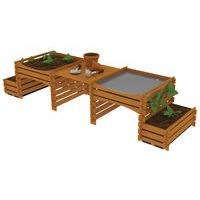 Bloembak en moestuin