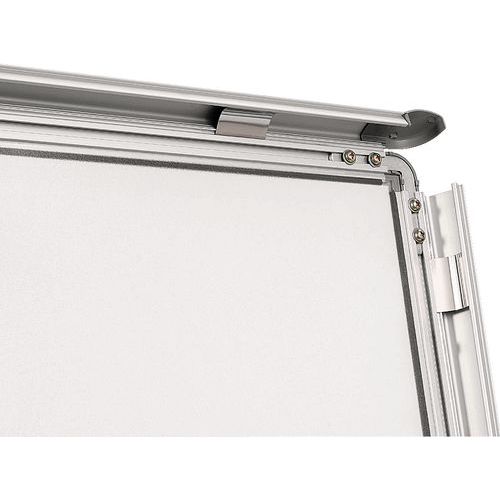 klemframe maakt het plaatsen van posters makkelijk